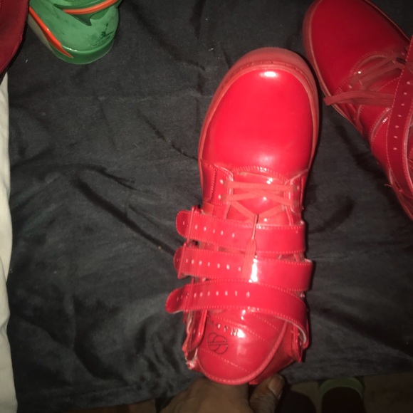 Red radio - Picture 2 of 3